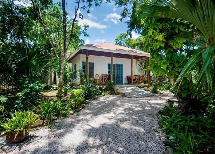 El Encanto Apartahotel